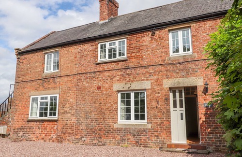 Chester Cottage | WELL HOUSE FARM FLAT 2, with a garden in Bretton