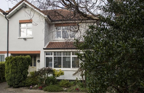 Dublin House | Well maintained, Spacious, Over 2,500 Sq Ft Private Semi-detached 3 bedroom