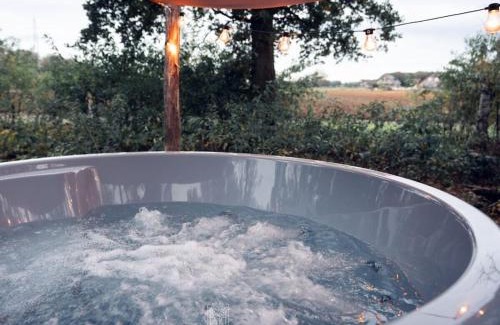 Municipality of Hellendoorn House | Wellness Lodge with Hottub Haarle