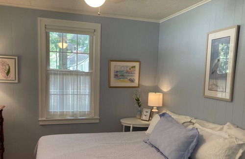 Ephraim Cottage | Wes's Landing at Cedar Glen, Ephraim Cottage, One Block from Water and Sunset