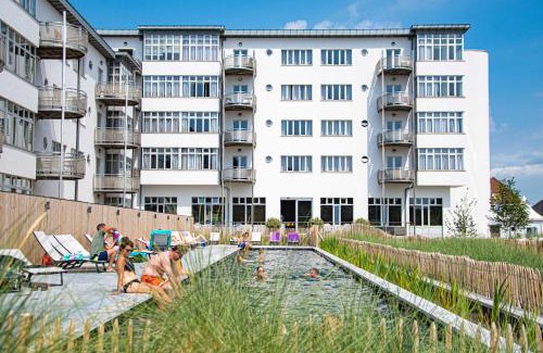 Westende Apartment | West Bay
