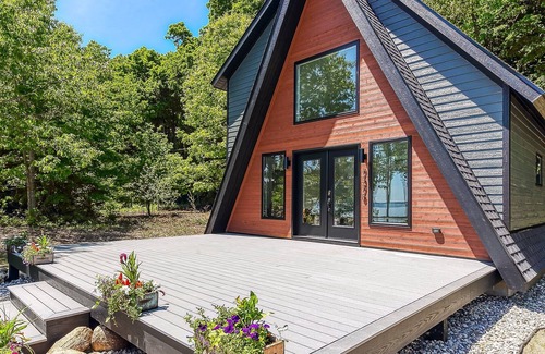 Traverse City Cabin | West Bay Modern Cabin