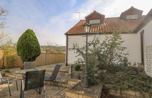 West Heslerton House | WEST COTTAGE, pet friendly, with a garden in Rillington