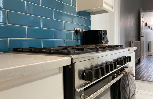 West Kirby Cottage | West Kirby Town House near beach, restaurants etc