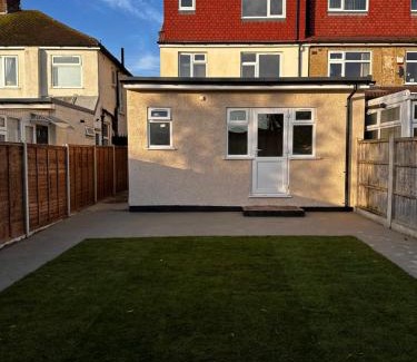 Yeading House | West London Rest