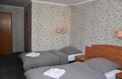 Wlochy Apartment | West Room & Restaurant