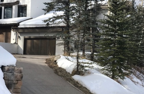 Highland Meadows House | West Vail - 3 Level Mountain Retreat with Spectacular Views