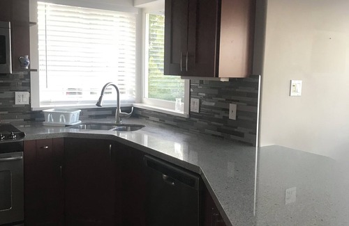 Regional District of Nanaimo House | Westcoast Wonder.Everything you need for your home away from home!