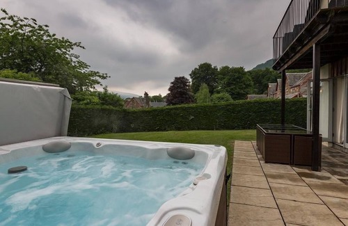 Kenmore Cottage | Wester Bruadair - sleeps 10 guests in 5 bedrooms