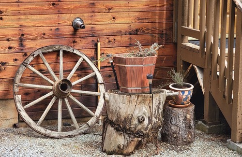 Shingletown RV Rental | Western Cabin at Bigfoot Lodging Lassen