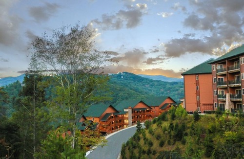 Gatlinburg Resort | Westgate Smoky Mountain Resort & Water Park 3-BR lock-off Villa