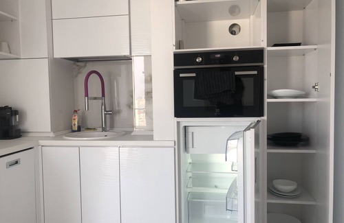 Militari Apartment | Westpark2 One-Bedroom Suite W5 Lakeview