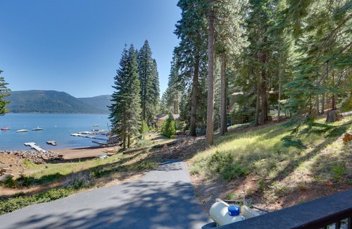 Lake Almanor Peninsula Cabin | Westwood Lakefront Cabin w/Hot Tub & Boat Dock!