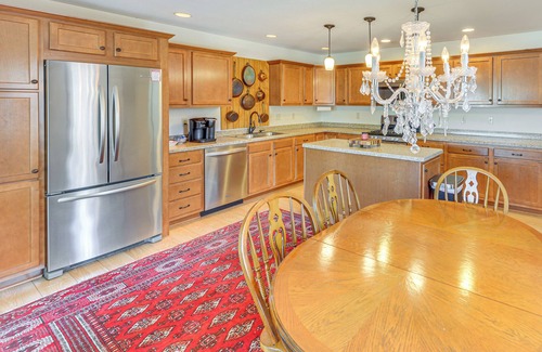 Columbiana Apartment | WFH-Friendly Columbiana Vacation Rental w/Deck!