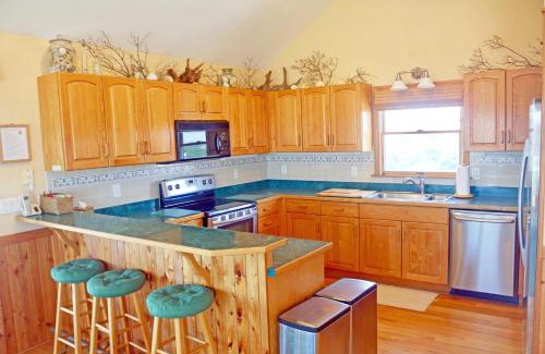 Whalehead Beach House | WH852- Mellow Yellow