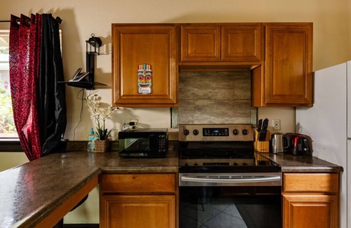 Kehena Beach Estates Cottage | Whale House w/AC @ Kehena Beach, Hawaii (Oceanfront)