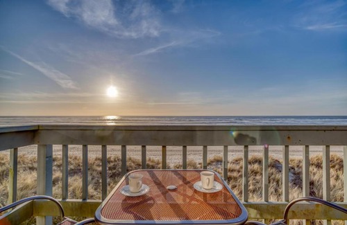 Rockaway Beach House | Whale Watcher Condo 3 - Meredith Lodging