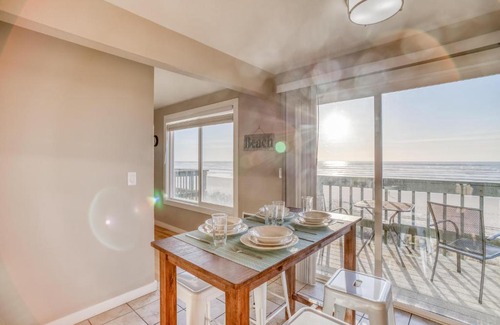 Rockaway Beach House | Whale Watcher Condo 3 - Meredith Lodging