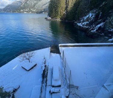 Vancouver Villa | Whales house