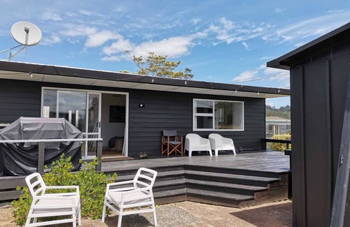 Whangamata House | Whangamata Beach Cottage