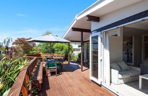 Wharewaka Cottage | Wharewaka Hideaway - Wharewaka Holiday Home