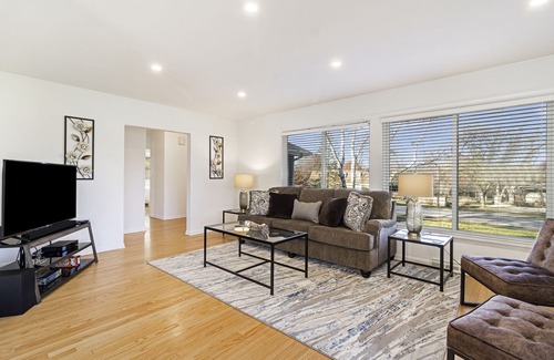 Fox Valley House | Wheaton Rental