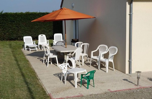 Les Moitiers-d'Allonne Cottage | Wheelchair Accessible Home Near Hatainville Dunes with Garage, WiFi, and Pet Friendly