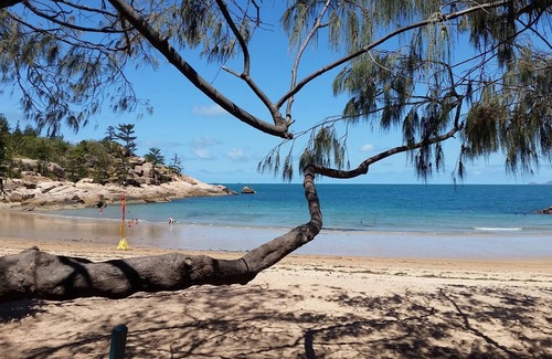 Nelly Bay Cottage | Wheelchair Accessible with Assistance Cottage in a peaceful place.