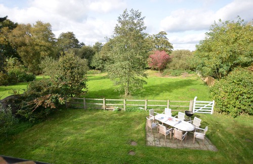 Walpole Cottage | WHEELWRIGHT'S BARN, pet friendly, with open fire in Halesworth