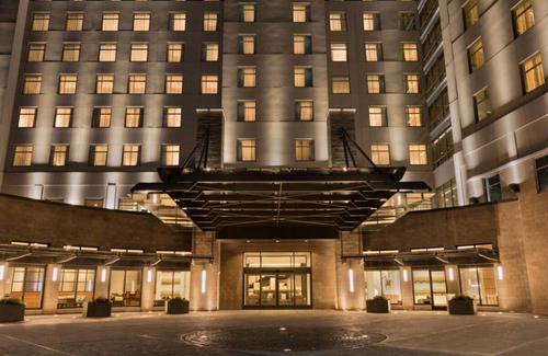 Berkeley Heights Hotel | Where Comfort Meets Style! Indoor Pool, Free Breakfast, Pets Allowed!