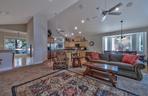 Pioneer Trail House | Where Eagles Fly-come play in the mountains
