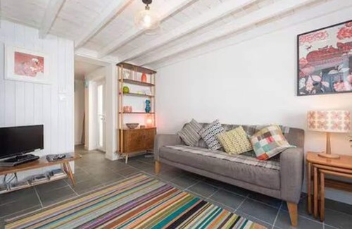 Chysauster House | Whirlygig Cottage Near to Penzance Harbour