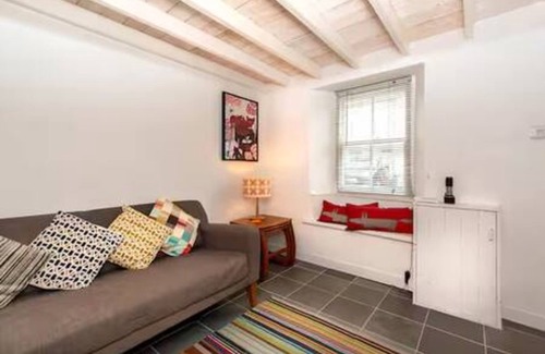 Chysauster House | Whirlygig Cottage Near to Penzance Harbour