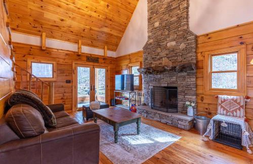 Sugar Grove House | Whiskey Creek Cabin