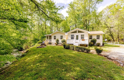 Alarka Cabin | Whiskey's Creekside Cabin*WI-FI*Hot Tub*Fire Pit*No Pet Fee*