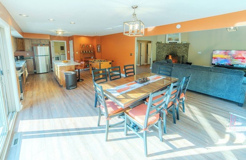 Timberline House | Whisper Haven - Newly Renovated Ski-In/Out House w/Hot Tub on Winterset Trail!