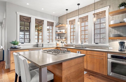 Leicester House | Whisper Mountain Lodge | Luxurious Home with Long-range Mountain Views