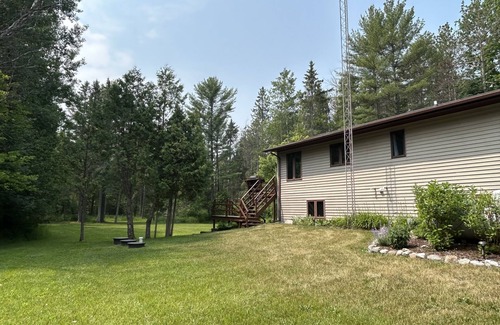 Sturgeon Bay House | Whispering Pines By The Bay, quiet seclusion near water and town