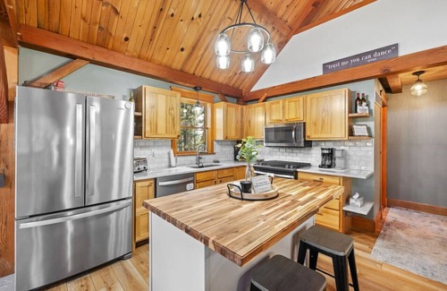 Rimrock Apartment | Whispering Pines Cabin