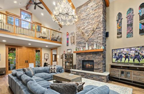 Cle Elum House | Whispering Pines Escape in Suncadia- Hot Tub, BBQ, Firepit, Fully Equipped Kitchen, Smart TVs, Hi-speed Wi-Fi