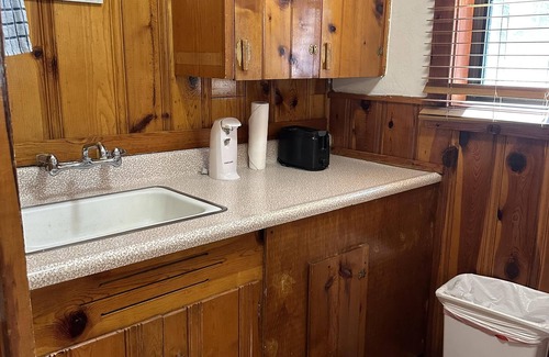 Pinetop Cabin | Whispering Pines Resort- Cabin #4