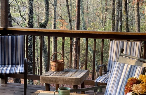 Franklin Cabin | Whispering Pines Retreat in the Smokies