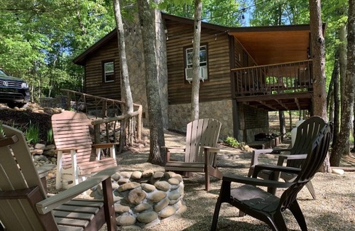 Franklin Cabin | Whispering Pines Retreat in the Smokies