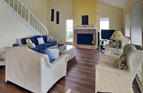 Terramar Beach House | Whispering Sands Beachfront