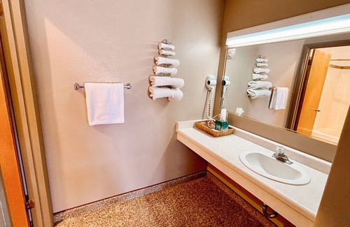 Hanksville Hotel | Whispering Sands Motel
