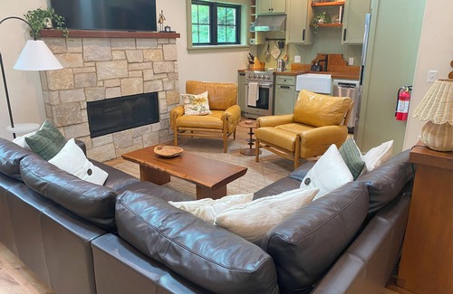 Stillwater Apartment | Whispering Walnut : Cozy, Newly Built Loft steps from Downtown Stillwater