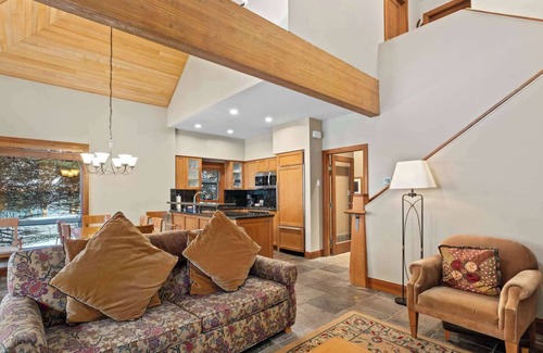 Village North House | Whistler - Montebello - MB4745