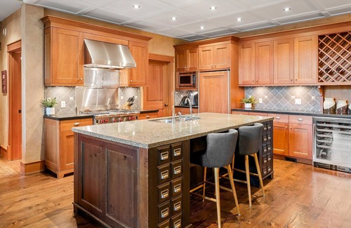 Whistler Ski Chalet | Whistler Post and Beam Luxury Chalet - Close to Village - Long nTerm Rental