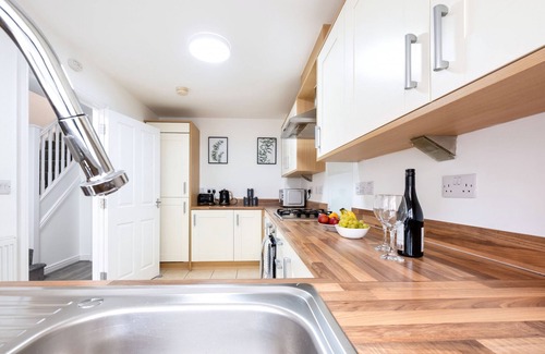 Newborough House | Whitby Townhouse by Your Lettings Peterborough