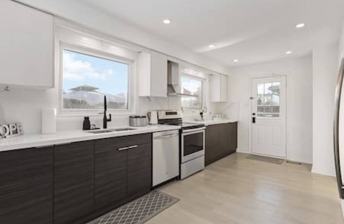 Whitby House | Whitby·Vacation home with heated pool